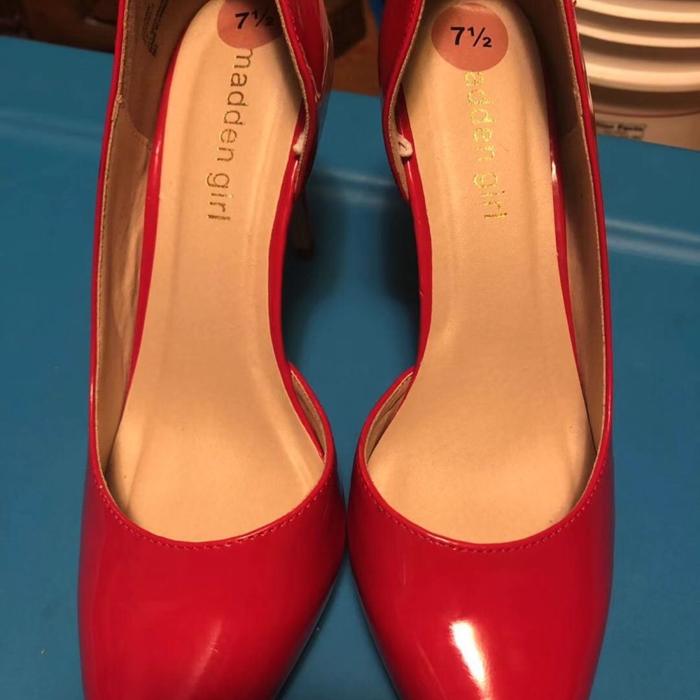 Madden girl high heel pumps